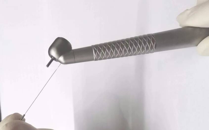Clean cooling nozzle with a special needle