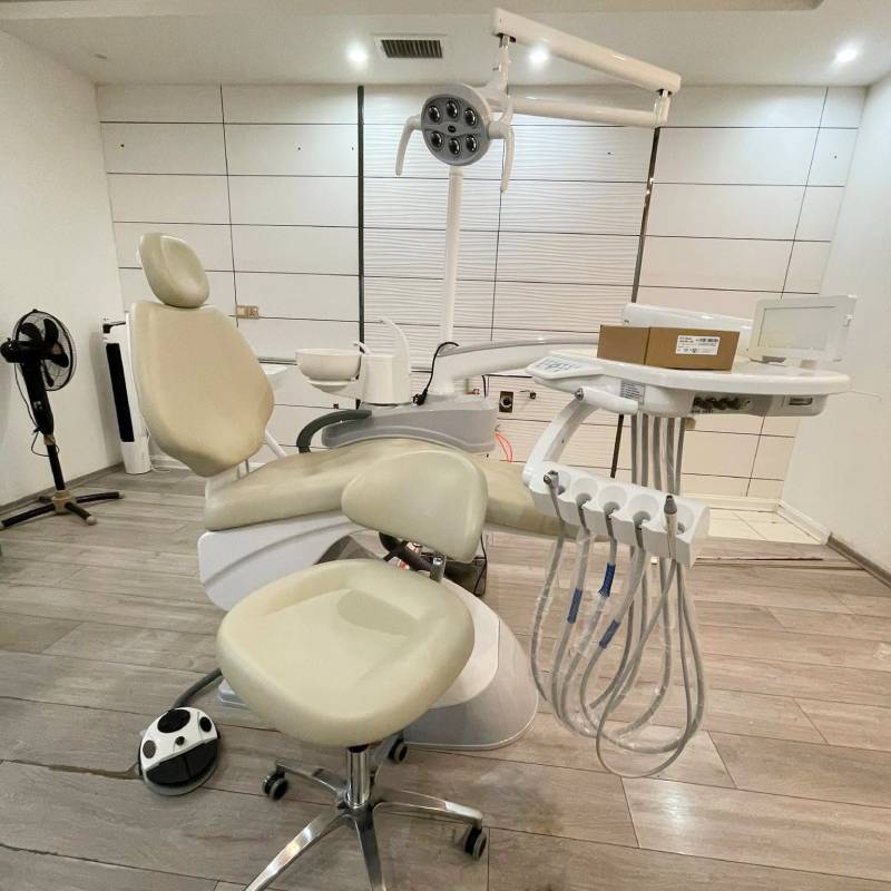 Rundental Medical SD02 dental chair in light beige