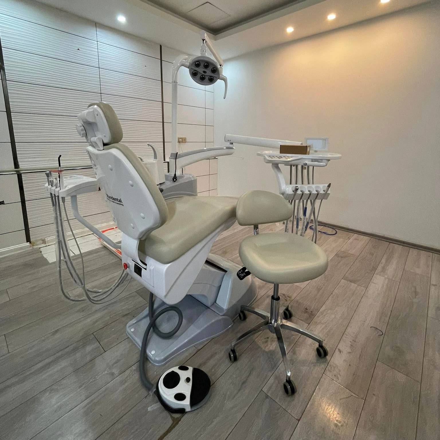 Rundental SD02 dental chair in light beige