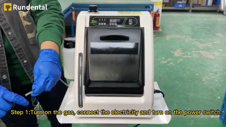 Step 1 to use handpiece lubricator