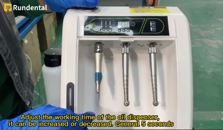 Step 4 to use handpiece lubricator