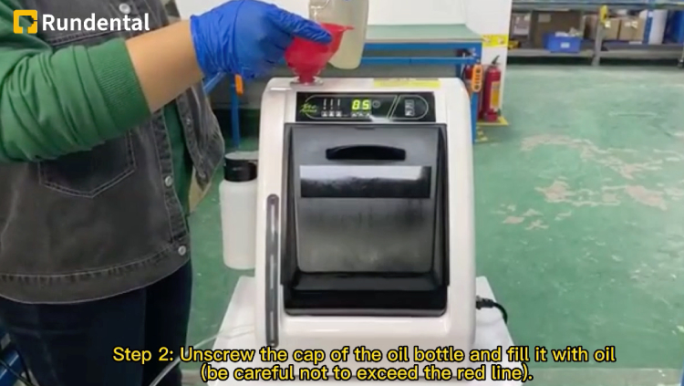 Step 2 to use handpiece lubricator